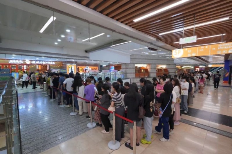 新茶饮降温，一句“肥牛只做原切”，流浪泡泡再掀自助烤肉热潮