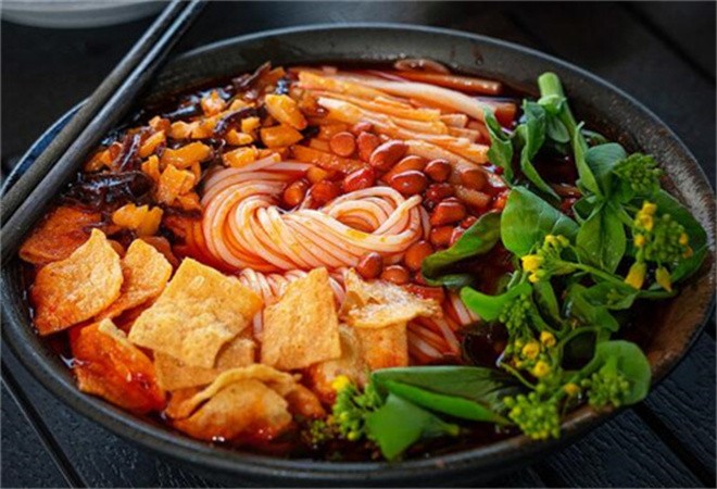 Shanghai's #1 Luosifen: Is it really that good?
